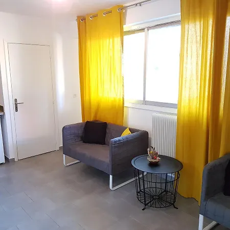 Sunny Flat Vacancy アパート *
